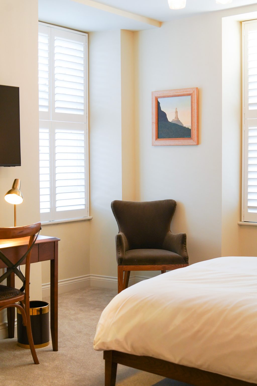 A guest room at Old Bank House